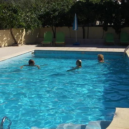 Prinos Appartement *